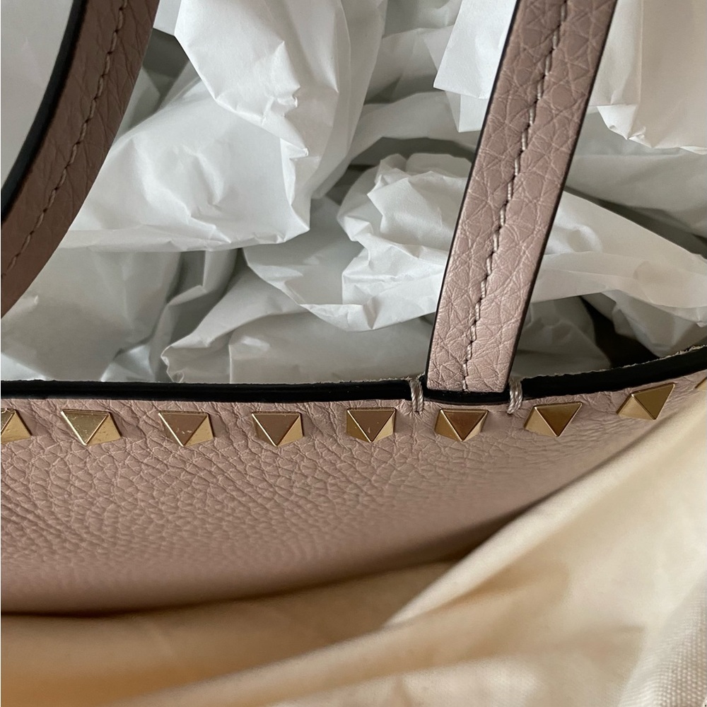 Valentino Garavani Rockstud Shopper. *Brand New* - Picture 9 of 16